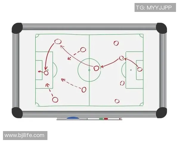 足球新视角下的战术演变与球员发展趋势分析